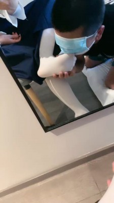 【惑心】极品臭袜子残忍折磨女奴