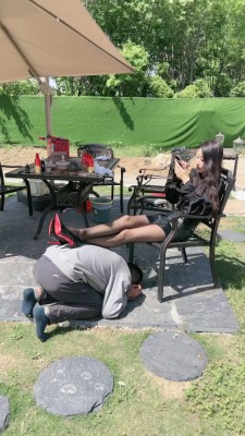 【惑心】极品臭袜子残忍折磨女奴