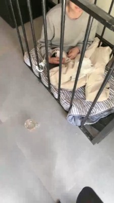 【惑心】极品臭袜子残忍折磨女奴