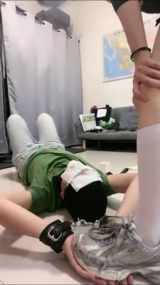 【彼岸花】破楼舔超脏鞋底，暴踹狗嘴 YC-220521-4