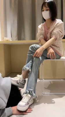 【奈奈生】 lo鞋过膝袜训练贱狗哥哥