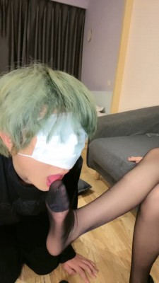小瑶全体重踩脸踩脖子闻原味白袜