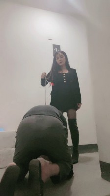 【初柒S】绝美学生S女杀手 坐脸 窒息 腿绞杀 绳绞杀 耳光 踩头辱骂M YC-220526
