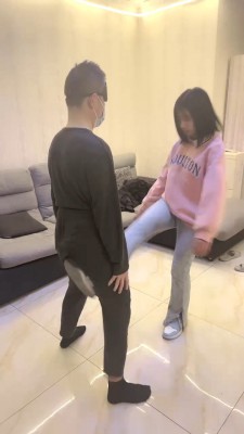 【台湾踩踏俱乐部】艾彩首发Vita情侣主超细金属高跟踩踏穿刺m亲密YC-220527-2