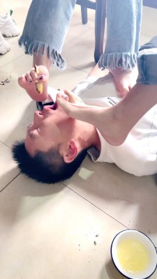 【婧児小主】晓G全语言GTS Crush双靴小奴隶们戏谑嘲笑把龙虾踩成肉酱 YC-220523-7
