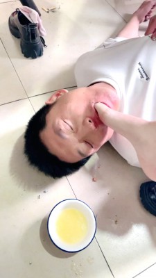 【婧児小主】晓G全语言GTS Crush双靴小奴隶们戏谑嘲笑把龙虾踩成肉酱 YC-220523-7