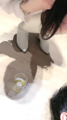 【惑心】脚耳光跺裆肉丝狂虐母狗