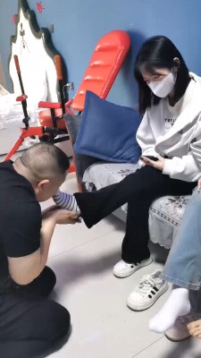 【初柒】精品!双太妹卵弹终结者!千次踢裆!裸足棉袜皮靴狠狠羞辱超长版!YC-220610-2