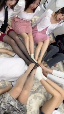 御航丝袜调戏家M 闻舔凉拖原味丝袜脚 极度诱惑 YC-220612-4
