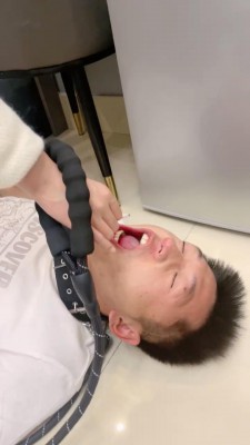 Kitty女王首调の丝足爆踩地毯