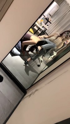 【橘子没熟】母畜-可爱女闺蜜羞涩舔jio bf27781_HD绳艺资源
