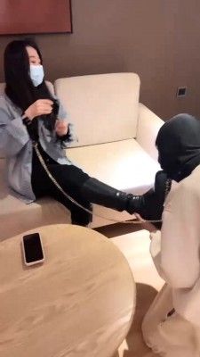 【彼岸花】运动鞋暴踩废物，舔食鞋底 YC-220628-8