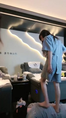珂玥女神全体重踩踏骑脖踩档【珂玥S】高跟踩踏,跳踩踢裆,丝足跺裆 YC-220625-6