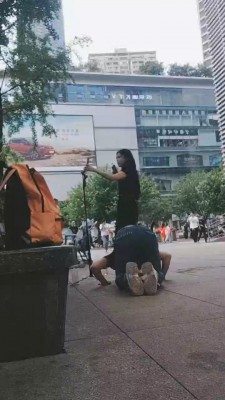 【全能来福M】给路人美女跪拜会是什么反应 bf28008_HD绳艺资源