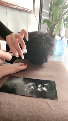 【萝莉酱】学生姐妹花跳踩地狱00后在校学生素人跳踩人肉毯子