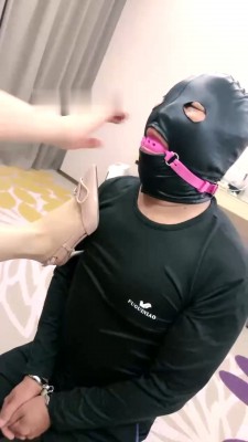 【惑心】女奴给新来的女主闻臭袜舔臭脚