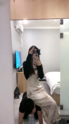 【一宁】人体座椅/穿鞋踩踏/训练/裸足深喉脚踩喂食 bf28490_HD绳艺资源