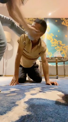 【00后蕬小乃】女M闻舔肉丝原味脚 YC-220725