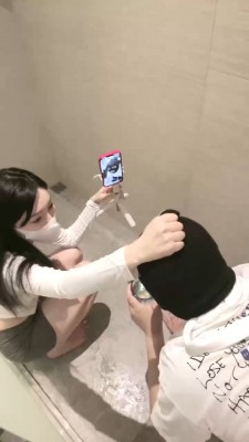 【惑心】黑丝臭脚怼墙角虐