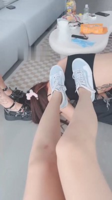 【小女仆】双S-母畜-舔脏鞋底/虐狗舌/踩踏转胯 bf30520_HD绳艺资源