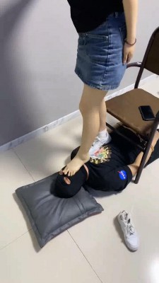 图片[6]_【精神小妹】艺术原味呼吸/踩踏深喉/高难度挑战踢踹跺头_HD绳艺资源