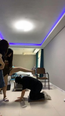 图片[8]_【精神小妹】艺术原味呼吸/踩踏深喉/高难度挑战踢踹跺头_HD绳艺资源