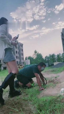 图片[4]_【艺术训练视频】【宸宸】囚禁户外飞踹/强迫吃泥土_HD绳艺资源