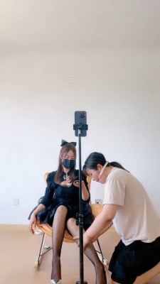 图片[2]_【艺术训练视频】【萝莉刑】母畜-高跟网袜-艺术装置塞嘴/伺候洗脚/耳光/插狗尾巴_HD绳艺资源