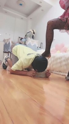 图片[4]_【艺术训练视频】【桃子老师】剧情-老师挑战差学生-艺术闻鞋袜子塞嘴-掐乳_HD绳艺资源