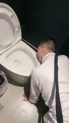 图片[10]_【辣妈】小白鞋碾压-骑马踢裆/舔地上浓痰/腿绞掐脖窒息_HD绳艺资源