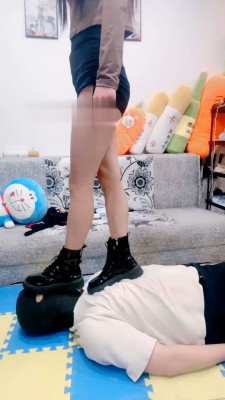 图片[3]_【兔兔大人】脏鞋底喂食/转胯骑马/清理短靴/踩踏_HD绳艺资源