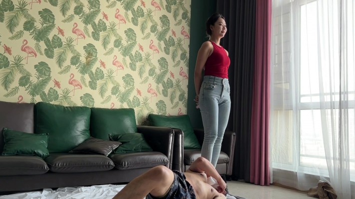 GTS女巨人第一视角羞辱【珂玥S】臭丝袜脚女巨人踩踏POV全程语言羞辱 YC-220623