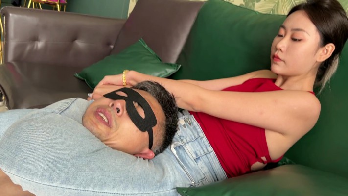 GTS女巨人第一视角羞辱【珂玥S】臭丝袜脚女巨人踩踏POV全程语言羞辱 YC-220623
