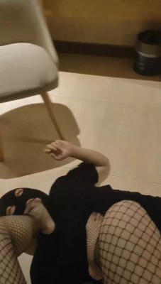 新开发精神小妹辱骂俏皮凌辱【萝莉酱】真实校园太妹跳踩舔脚语言羞辱 YC-220820-4