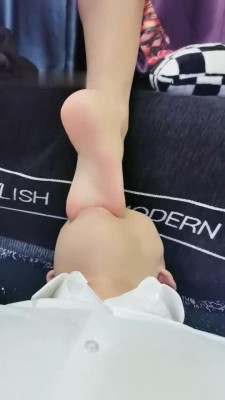 图片[9]_【艺术训练视频】【康妮】高跟黑丝诱惑闻舔/坐垫爬行/踩踏深喉/吃臭袜_HD绳艺资源