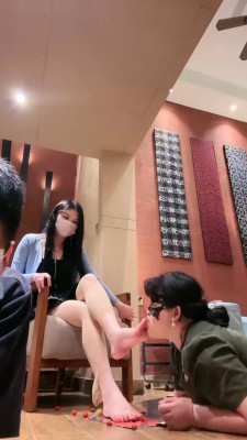 图片[4]_【甜心教主】首调情侣奴-开发母畜-肉丝裸足脚踩喂食【双视角版】_HD绳艺资源