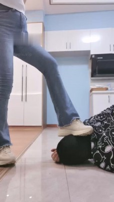 图片[6]_【紫琳女神】运动鞋踩踏/数据线抽/封嘴/全包窒息_HD绳艺资源