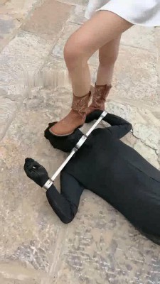 图片[7]_【沅芷大人】户外虐枷锁狗-踢裆/靴碾/踩头_HD绳艺资源