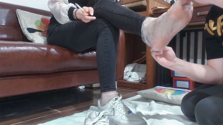 图片[3]_【冷凝】搓脚皮脚泥让脚奴用嘴接-人体垃圾桶系列（七）_HD绳艺资源