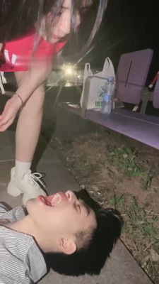 图片[2]_【饼干大大】户外-舔脏小白鞋/口吐喂食/白袜塞嘴/遛狗爬行 B2164_HD绳艺资源