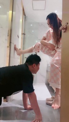 图片[8]_【长沙雪王】绿帽伺候女友起床洗漱 B2217_HD绳艺资源