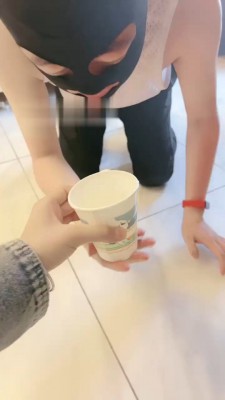 图片[9]_【萱萱子】测试狗的忠诚度-运动鞋白袜闻舔/伺候洗脚 B2235_HD绳艺资源