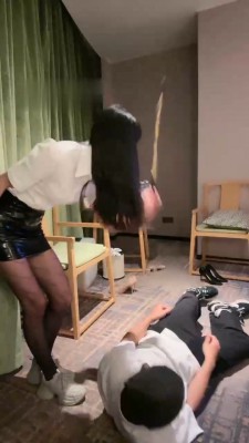 图片[6]_【文希】长腿车模VS刑奴-刑具暴抽/喝圣水/踢踹 B2246_HD绳艺资源