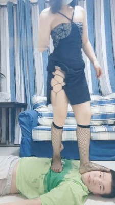 图片[4]_【重庆男神】最美素人老师玩-骑马转胯踩踏/夹脖子掐手臂耳光 B2251_HD绳艺资源