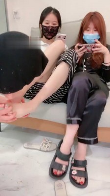 图片[7]_【Rina】素人闺蜜观赏玩狗-反绑踩/脚踩喂食/腿绞 B2290_HD绳艺资源