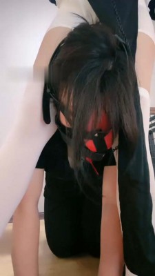 图片[8]_【维妮】情侣奴-转胯/关狗笼/白丝诱惑/高跟踩藤条抽_HD绳艺资源