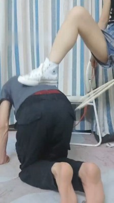 图片[3]_【珈瑶】叼白袜/帆布鞋踩狗头/藤条抽/脚插嘴闻舔_HD绳艺资源