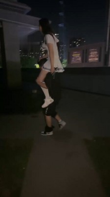 图片[5]_【素人星探】户外172女神骑马/踩脖子/遛狗/闻脚_HD绳艺资源