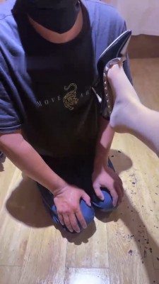 图片[4]_【甜心教主】无敌贱畜-吃鞋泥/狗舌清理鞋底_HD绳艺资源