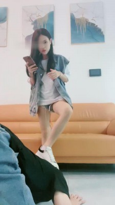 图片[2]_【甜一】小白鞋碾狗爪/踩跺鞋底擦舌头/深喉插出血【完整版】_HD绳艺资源